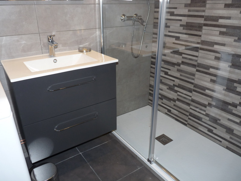 SALLE D'EAU - APPARTEMENT PRAZ 9 - VALLOIRE CENTRE SALLE D'EAU - APPARTEMENT PRAZ 9 - VALLOIRE CENTRE