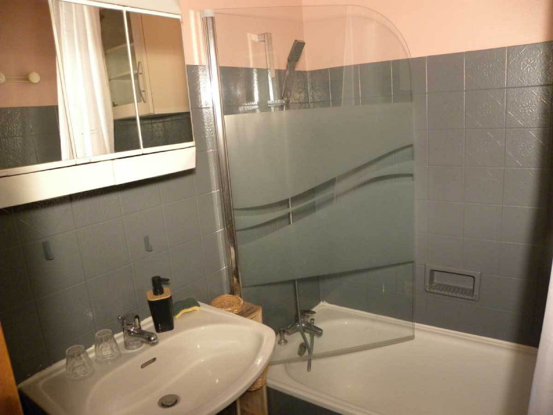 SALLE DE BAINS - APPARTEMENT LA CORDEE 10 - VALLOIRE CENTRE SALLE DE BAINS - APPARTEMENT LA CORDEE 10 - VALLOIRE CENTRE