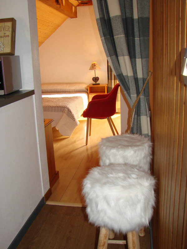 COIN CHAMBRE - STUDIO LES SELLETTES 5 - VALLOIRE CENTRE COIN CHAMBRE - STUDIO LES SELLETTES 5 - VALLOIRE CENTRE