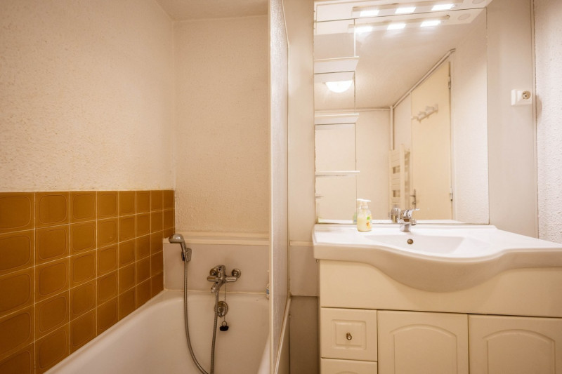 SALLE DE BAINS - STUDIO CASSETTES 12 - VALLOIRE CENTRE