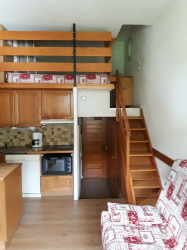 SALON - STUDIO CASSETTES 20 - VALLOIRE CENTRE - VALLOIRE RESERVATIONS SALON - STUDIO CASSETTES 20 - VALLOIRE CENTRE - VALLOIRE RESERVATIONS