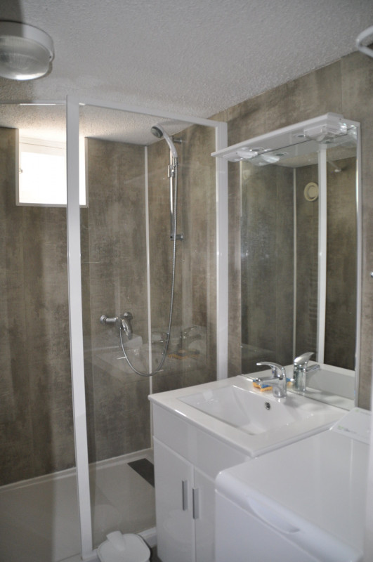 SALLE DE BAIN- STUDIO CASSETTES 20 - VALLOIRE CENTRE SALLE DE BAIN- STUDIO CASSETTES 20 - VALLOIRE CENTRE