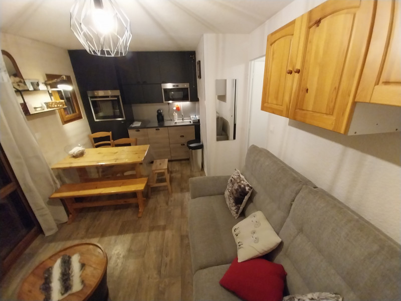SALON - STUDIO BERGERS 65- VALLOIRE CENTRE - VALLOIRE RESERVATIONS SALON - STUDIO BERGERS 65- VALLOIRE CENTRE - VALLOIRE RESERVATIONS