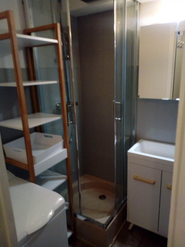 SALLE D'EAU - STUDIO BERGERS 65- VALLOIRE CENTRE SALLE D'EAU - STUDIO BERGERS 65- VALLOIRE CENTRE