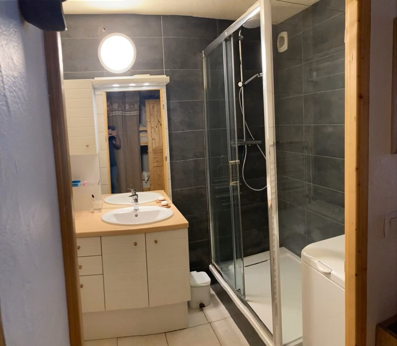 SALLE D'EAU - APPARTEMENT BERGERS 94 - VALLOIRE CENTRE SALLE D'EAU - APPARTEMENT BERGERS 94 - VALLOIRE CENTRE