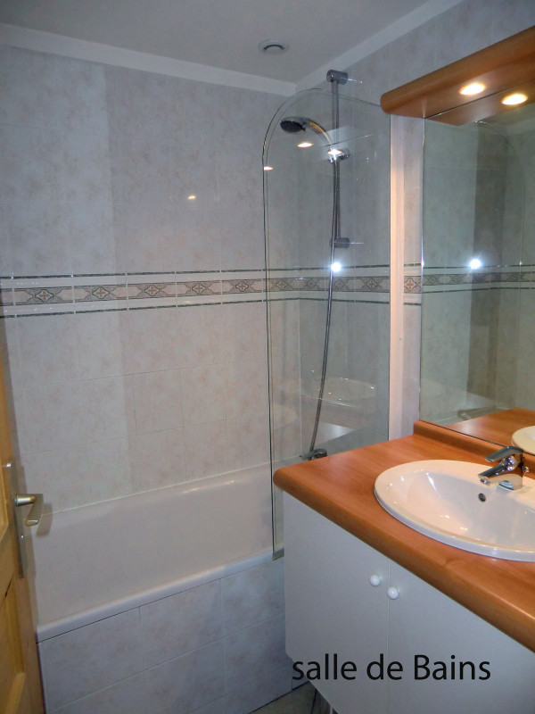 _lv_images__lot_0001120002_06_37245070