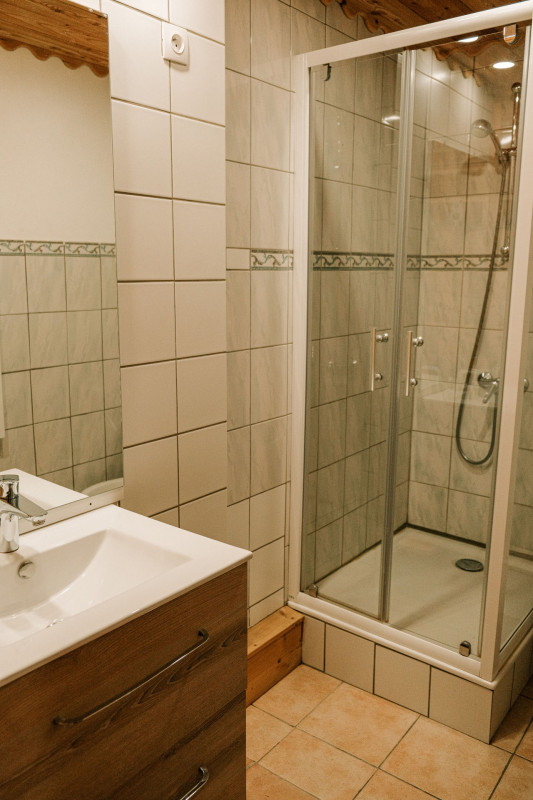 SALLE D'EAU - APPARTEMENT GODILLE 4 - VALLOIRE CENTRE SALLE D'EAU - APPARTEMENT GODILLE 4 - VALLOIRE CENTRE