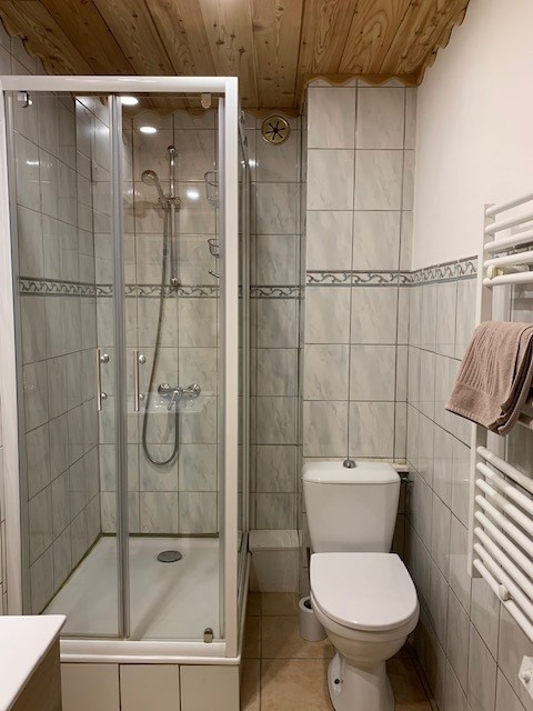 SALLE D'EAU - APPARTEMENT GODILLE 4 - VALLOIRE CENTRE SALLE D'EAU - APPARTEMENT GODILLE 4 - VALLOIRE CENTRE