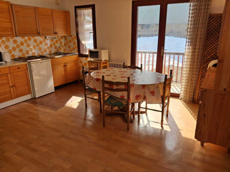 COIN REPAS - APPARTEMENT CRET DE PERE N°01 - VALLOIRE CENTRE