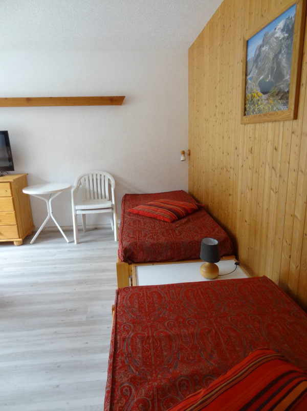 SALON - APPARTEMENT VAL D'AUREA 1 - VALLOIRE CENTRE - VALLOIRE RESERVATIONS SALON - APPARTEMENT VAL D'AUREA 1 - VALLOIRE CENTRE - VALLOIRE RESERVATIONS
