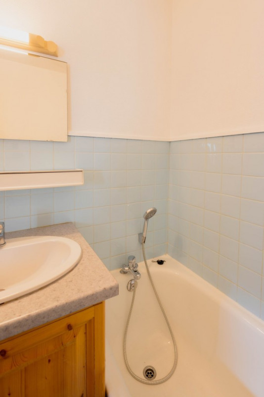 SALLE DE BAINS - APPARTEMENT VAL D'AUREA A2E - VALLOIRE CENTRE