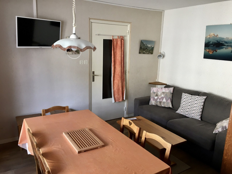 SALON - APPARTEMENT VAL D'AUREA A 13 - VALLOIRE CENTRE - VALLOIRE RESERVATIONS SALON - APPARTEMENT VAL D'AUREA A 13 - VALLOIRE CENTRE - VALLOIRE RESERVATIONS