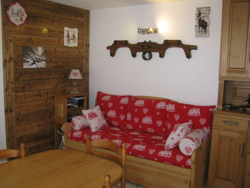 SALON - APPARTEMENT VAL D'AUREA 1A - VALLOIRE CENTRE - VALLOIRE RESERVATIONS SALON - APPARTEMENT VAL D'AUREA 1A - VALLOIRE CENTRE - VALLOIRE RESERVATIONS