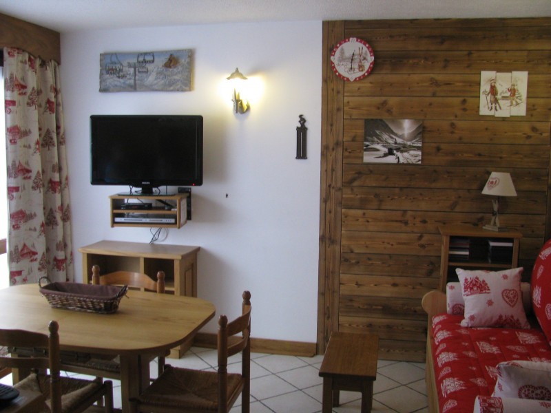 SALON - APPARTEMENT VAL D'AUREA 1A - VALLOIRE CENTRE - VALLOIRE RESERVATIONS SALON - APPARTEMENT VAL D'AUREA 1A - VALLOIRE CENTRE - VALLOIRE RESERVATIONS