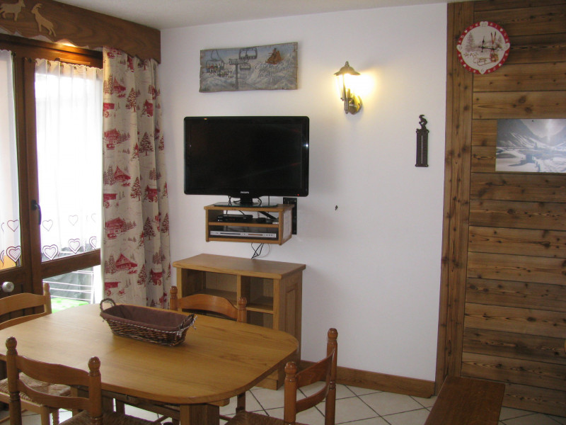 SALON - APPARTEMENT VAL D'AUREA 1A - VALLOIRE CENTRE SALON - APPARTEMENT VAL D'AUREA 1A - VALLOIRE CENTRE