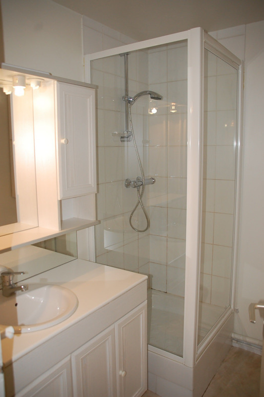 SALLE D'EAU - APPARTEMENT VAL D'AUREA 1A - VALLOIRE CENTRE SALLE D'EAU - APPARTEMENT VAL D'AUREA 1A - VALLOIRE CENTRE