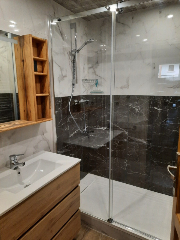 SALLE D'EAU - APPARTEMENT VAL D'AUREA 1A - VALLOIRE CENTRE