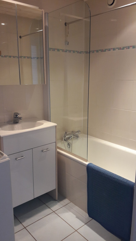 SALLE DE BAIN - APPARTEMENT VAL D'AUREA A16 - VALLOIRE CENTRE SALLE DE BAIN - APPARTEMENT VAL D'AUREA A16 - VALLOIRE CENTRE