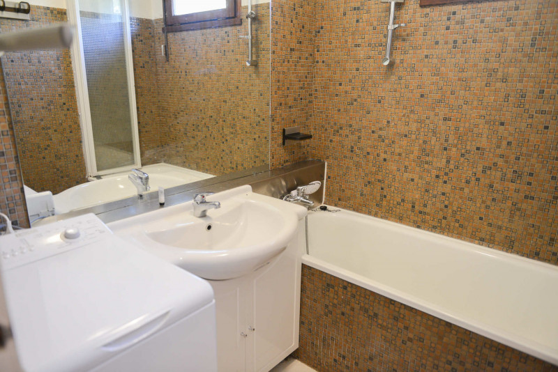 SALLE DE BAINS - APPARTEMENT CREY DU QUART N°96 - VALLOIRE CENTRE SALLE DE BAINS - APPARTEMENT CREY DU QUART N°96 - VALLOIRE CENTRE