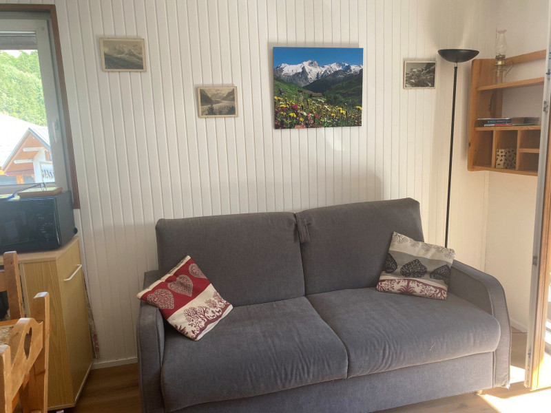SALON - APPARTEMENT CARENE 13 - VALLOIRE CENTRE - VALLOIRE RESERVATIONS SALON - APPARTEMENT CARENE 13 - VALLOIRE CENTRE - VALLOIRE RESERVATIONS