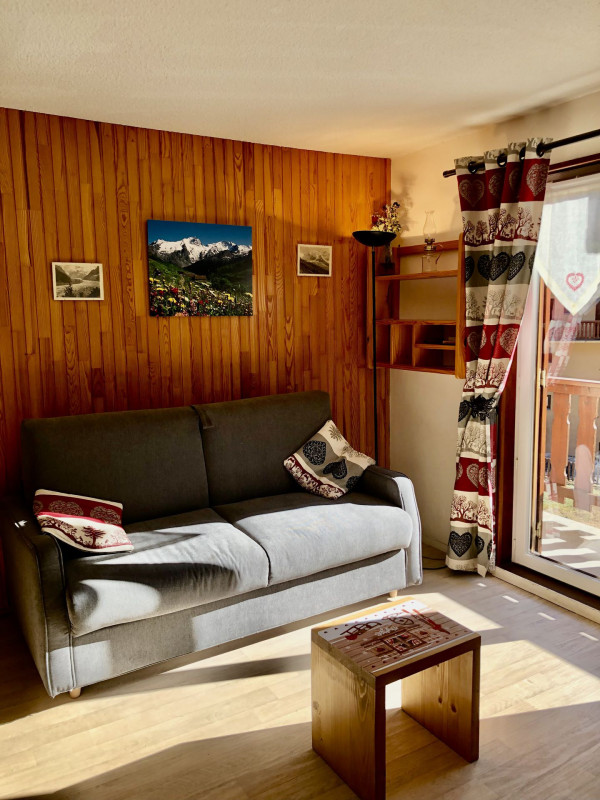 SALON - APPARTEMENT CARENE 13 - VALLOIRE CENTRE SALON - APPARTEMENT CARENE 13 - VALLOIRE CENTRE