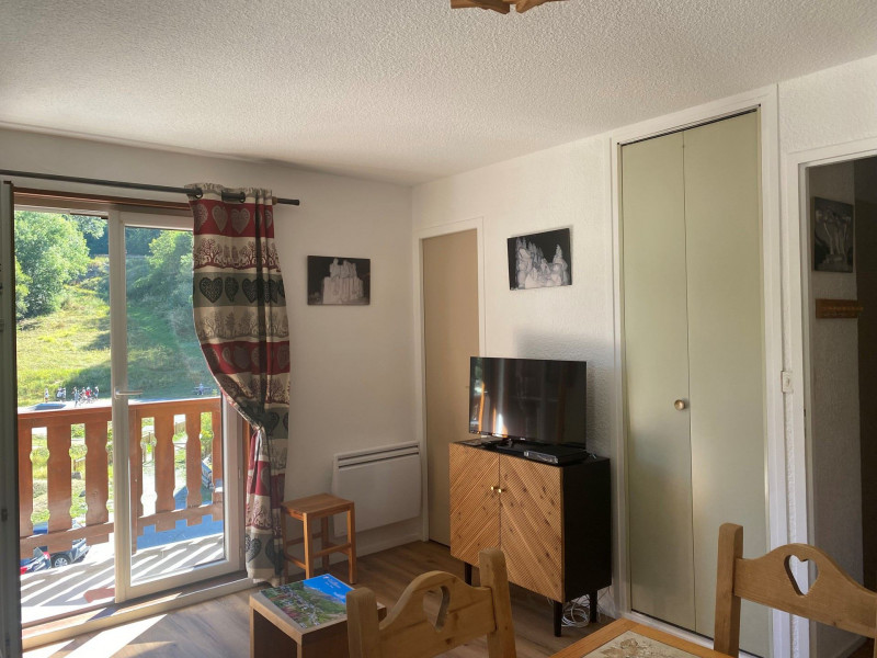SALON - APPARTEMENT CARENE 13 - VALLOIRE CENTRE SALON - APPARTEMENT CARENE 13 - VALLOIRE CENTRE