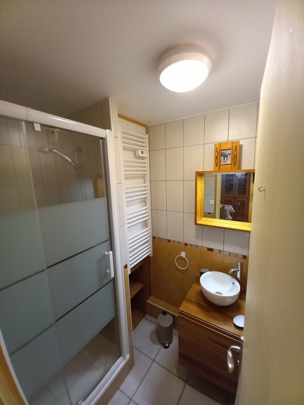 SALLE D'EAU - APPARTEMENT ALTAIR 92 - VALLOIRE CENTRE SALLE D'EAU - APPARTEMENT ALTAIR 92 - VALLOIRE CENTRE