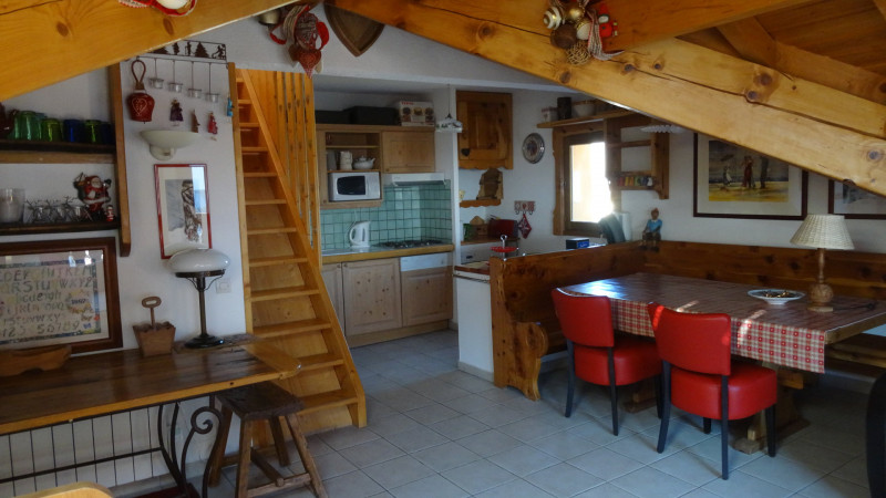 COIN REPAS ET CUISINE - STUDIO BON ACCUEIL 43 - VALLOIRE CENTRE- VALLOIRE RESERVATIONS COIN REPAS ET CUISINE - STUDIO BON ACCUEIL 43 - VALLOIRE CENTRE- VALLOIRE RESERVATIONS