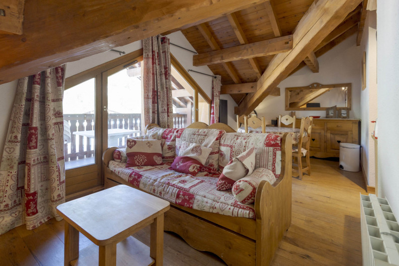 SALON - STUDIO BON ACCUEIL 41 - VALLOIRE CENTRE - VALLOIRE RESERVATIONS SALON - STUDIO BON ACCUEIL 41 - VALLOIRE CENTRE - VALLOIRE RESERVATIONS