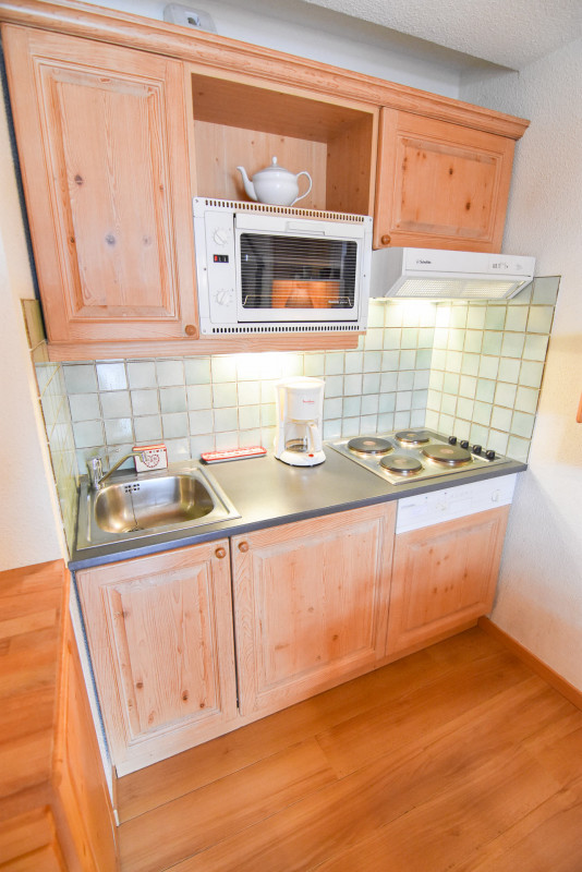 CUISINE -APPARTEMENT BON ACCUEIL 12 - VALLOIRE CENTRE - VALLOIRE RESERVATIONS CUISINE -APPARTEMENT BON ACCUEIL 12 - VALLOIRE CENTRE - VALLOIRE RESERVATIONS
