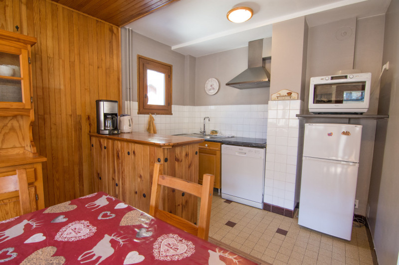 CUISINE - APPARTEMENT CARIBOU 4 -VALLOIRE CENTRE CUISINE - APPARTEMENT CARIBOU 4 -VALLOIRE CENTRE
