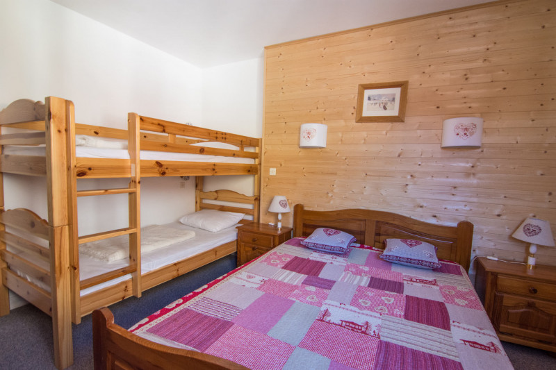 CHAMBRE- APPARTEMENT CARIBOU 4 -VALLOIRE CENTRE