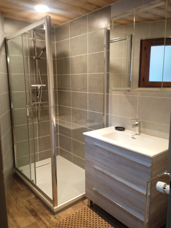 SALLE D'EAU - APPARTEMENT CARIBOU 4 -VALLOIRE CENTRE SALLE D'EAU - APPARTEMENT CARIBOU 4 -VALLOIRE CENTRE