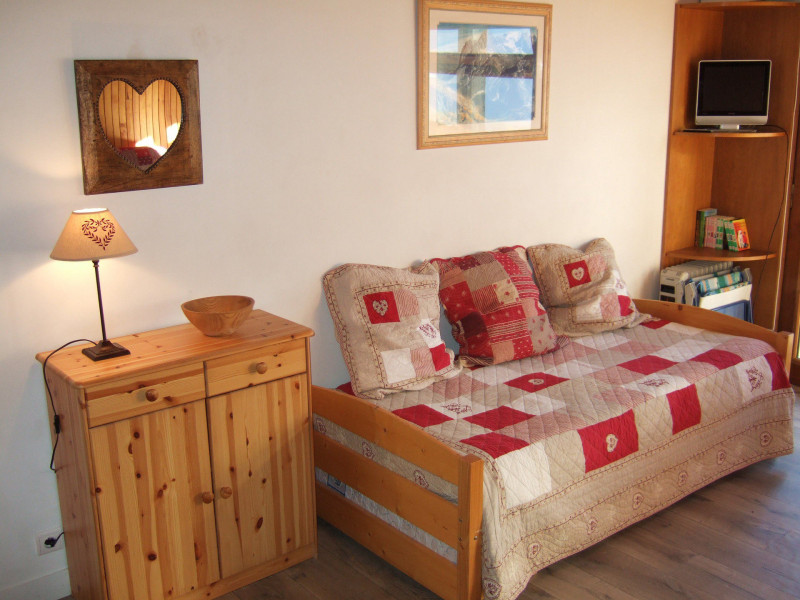 SALON - STUDIO CARIBOU 32 -VALLOIRE CENTRE - VALLOIRE RESERVATIONS SALON - STUDIO CARIBOU 32 -VALLOIRE CENTRE - VALLOIRE RESERVATIONS