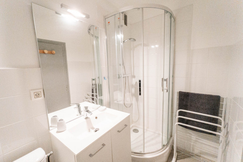 SALLE DE BAINS SEJOUR - STUDIO CARIBOU - VALLOIRE CENTRE SALLE DE BAINS SEJOUR - STUDIO CARIBOU - VALLOIRE CENTRE