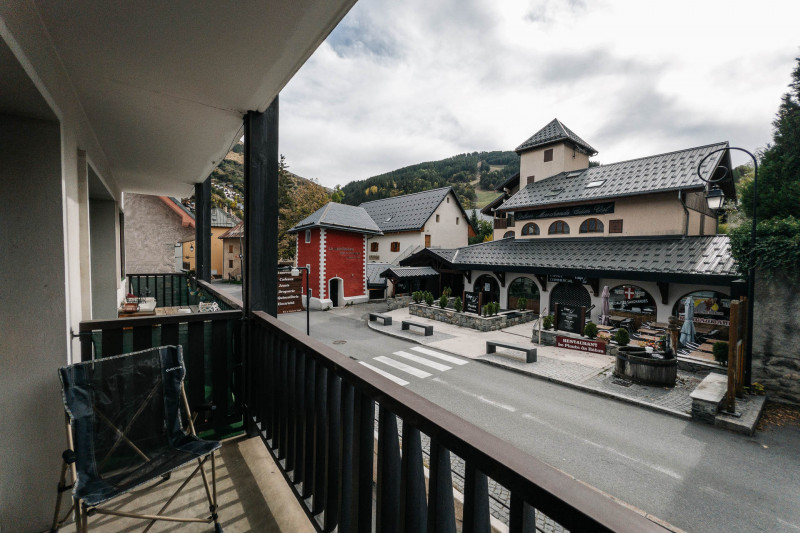 VUE DU BALCON SEJOUR - STUDIO CARIBOU - VALLOIRE CENTRE VUE DU BALCON SEJOUR - STUDIO CARIBOU - VALLOIRE CENTRE