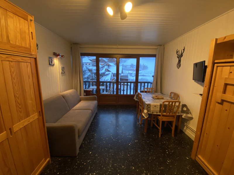 SALON - APPARTEMENT ROYAL NEIGE 14 - VALLOIRE CENTRE - VALLOIRE RESERVATIONS SALON - APPARTEMENT ROYAL NEIGE 14 - VALLOIRE CENTRE - VALLOIRE RESERVATIONS