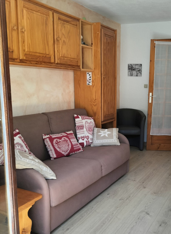 SALON - STUDIO TIGNY 37 - VALLOIRE CENTRE-VALLOIRE RESERVATIONS SALON - STUDIO TIGNY 37 - VALLOIRE CENTRE-VALLOIRE RESERVATIONS