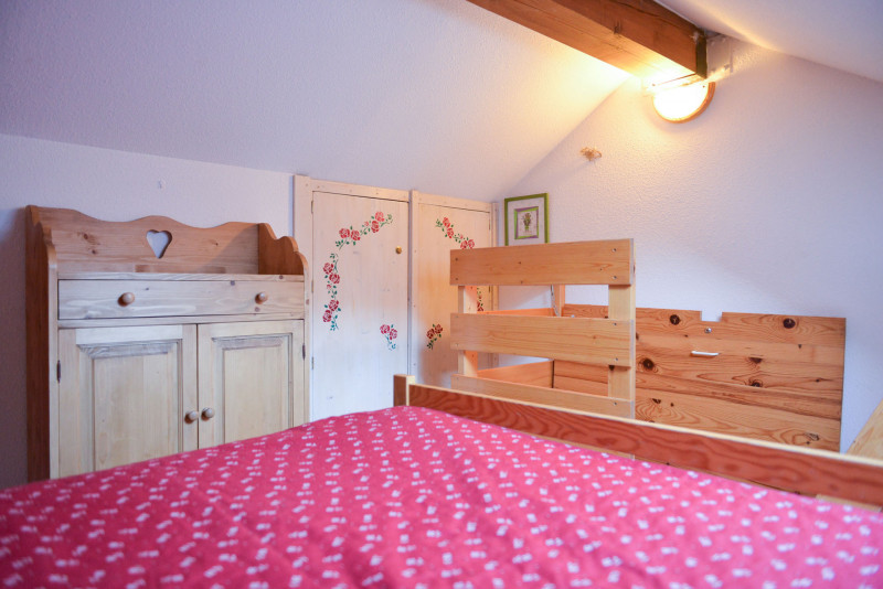 CHAMBRE - APPARTEMENT TIGNY 36 - VALLOIRE CENTRE CHAMBRE - APPARTEMENT TIGNY 36 - VALLOIRE CENTRE