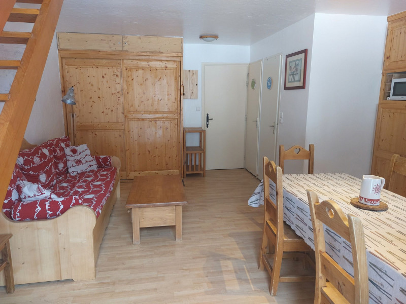 SALON - APPARTEMENT BETELGEUSE 83 - VALLOIRE CENTRE - VALLOIRE RESERVATIONS SALON - APPARTEMENT BETELGEUSE 83 - VALLOIRE CENTRE - VALLOIRE RESERVATIONS
