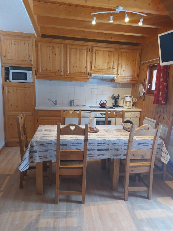 SALLE A MANGER - APPARTEMENT BETELGEUSE 83 - VALLOIRE CENTRE - VALLOIRE RESERVATIONS SALLE A MANGER - APPARTEMENT BETELGEUSE 83 - VALLOIRE CENTRE - VALLOIRE RESERVATIONS