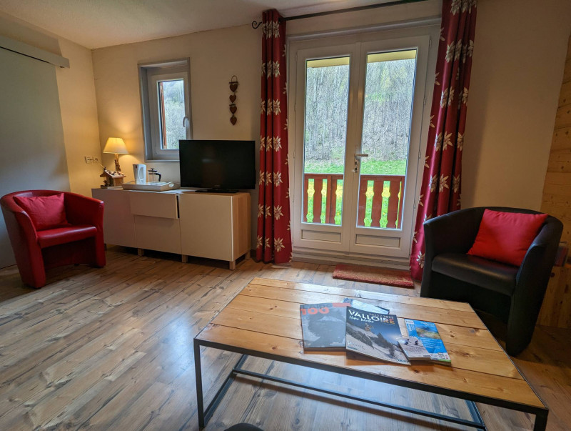 SALON - APPARTEMENT BETELGEUSE 50 - VALLOIRE CENTRE - VALLOIRE RESERVATIONS SALON - APPARTEMENT BETELGEUSE 50 - VALLOIRE CENTRE - VALLOIRE RESERVATIONS