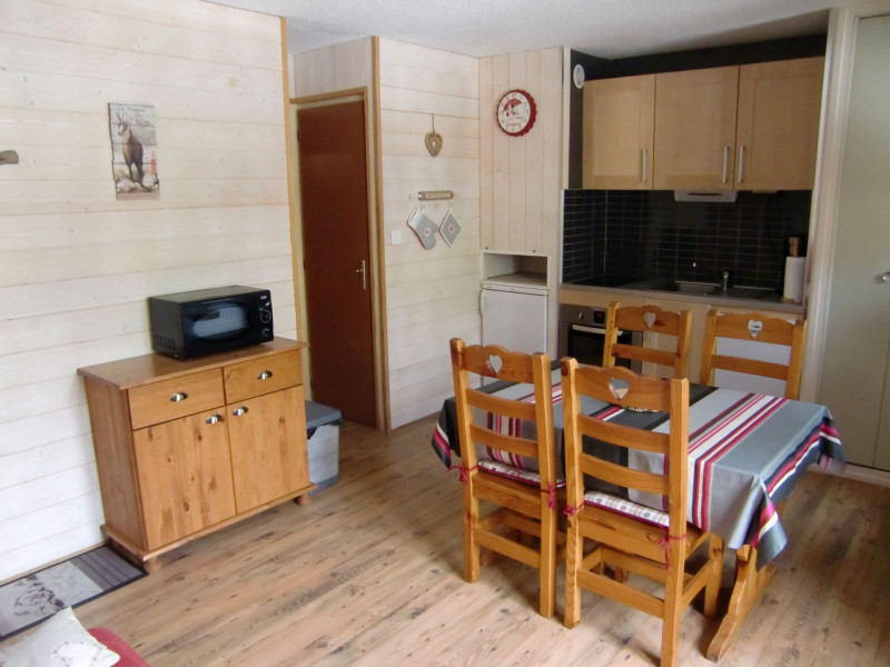 SALON - STUDIO BETELGEUSE 69 - VALLOIRE CENTRE SALON - STUDIO BETELGEUSE 69 - VALLOIRE CENTRE