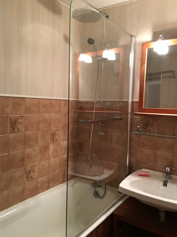 SALLE DE BAIN - STUDIO BETELGEUSE 69 - VALLOIRE CENTRE SALLE DE BAIN - STUDIO BETELGEUSE 69 - VALLOIRE CENTRE