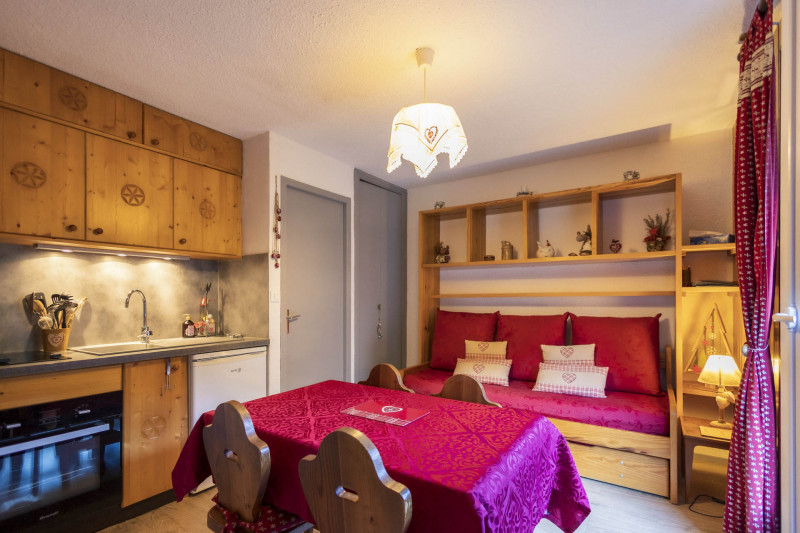 SALON - STUDIO  BETELGEUSE 62 - VALLOIRE CENTRE