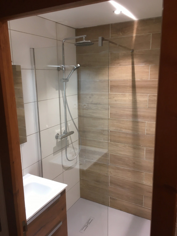 SALLE D'EAU - APPARTEMENT ALPAGES 3- VALLOIRE CENTRE SALLE D'EAU - APPARTEMENT ALPAGES 3- VALLOIRE CENTRE