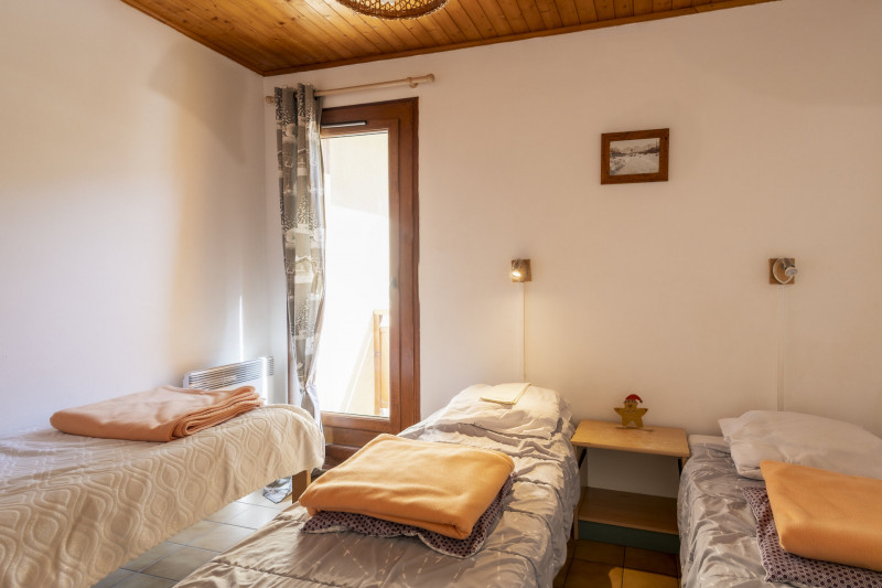 CHAMBRE 2 - APPARTEMENT ALPAGES 3- VALLOIRE CENTRE