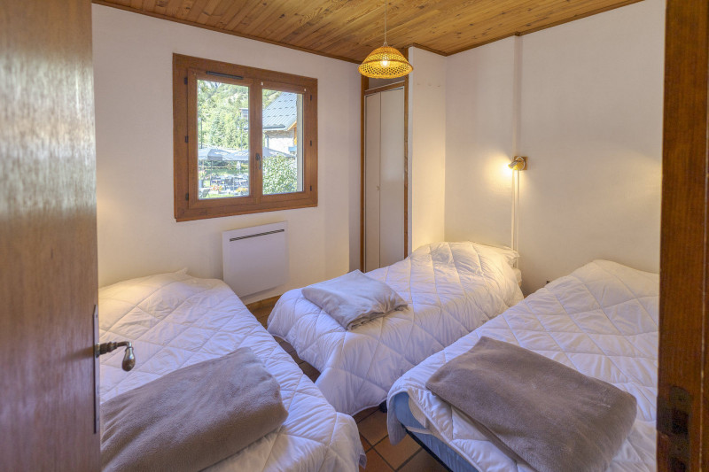 CHAMBRE 2 - APPARTEMENT ALPAGES 4 - VALLOIRE CENTRE 
