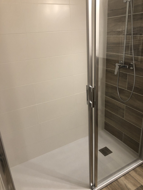 SALLE D'EAU - APPARTEMENT ALPAGES 7 - VALLOIRE CENTRE SALLE D'EAU - APPARTEMENT ALPAGES 7 - VALLOIRE CENTRE