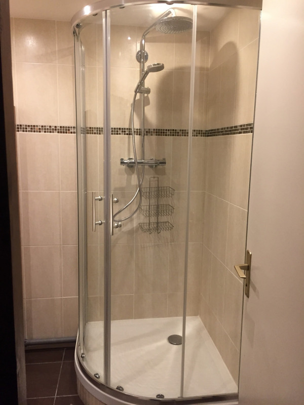 SALLE D'EAU - APPARTEMENT ROCHER SAINT PIERRE 1B - VALLOIRE CENTRE SALLE D'EAU - APPARTEMENT ROCHER SAINT PIERRE 1B - VALLOIRE CENTRE